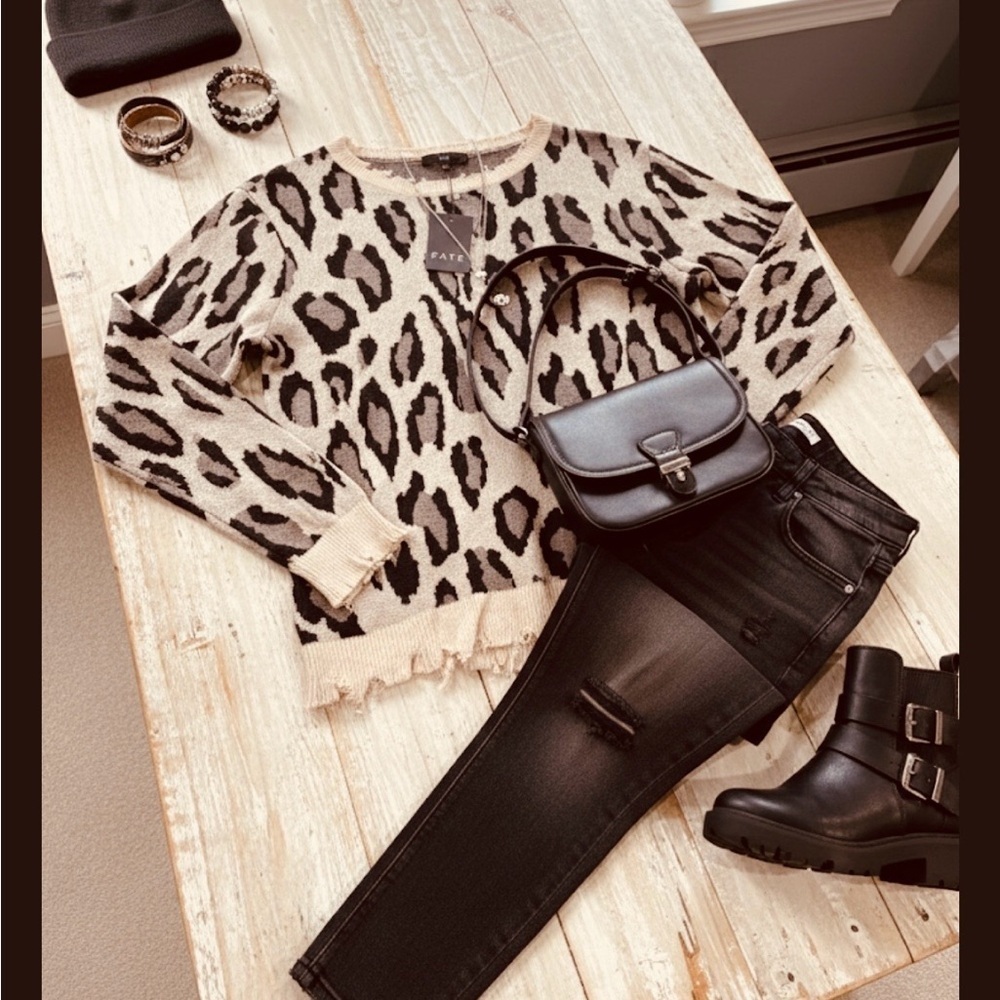 NWT ✨ Fate Black and Tan Animal Print Sweater size large